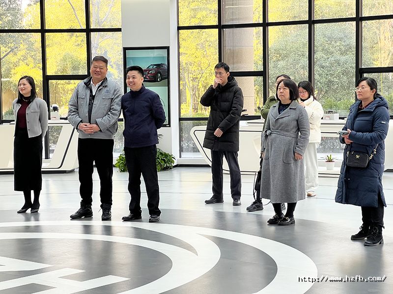 1706930623489363utEY.jpg 1封面.jpg